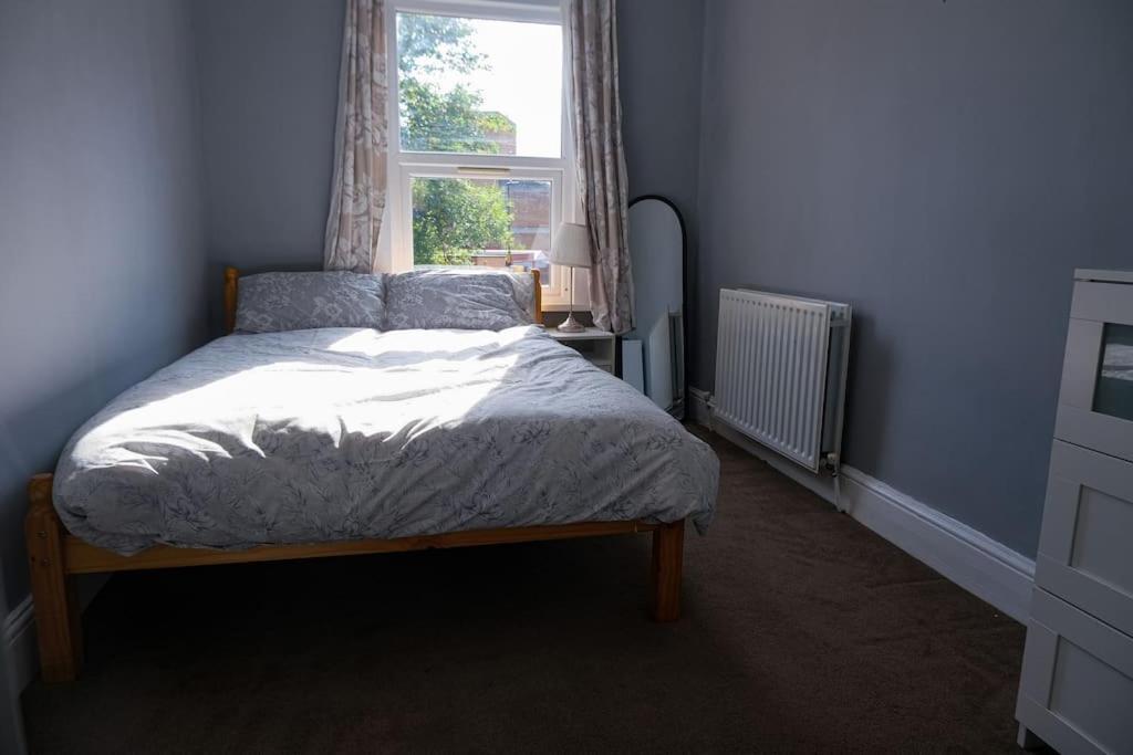 4 Bedroom House In Turnpike Lane/Wood Green ロンドン エクステリア 写真